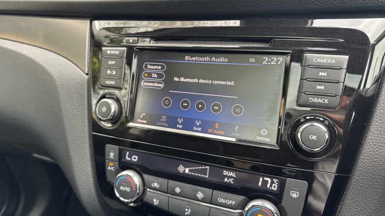 Nissan Qashqai 1.3 DiG-T N-Connecta 5dr Petrol Hatchback